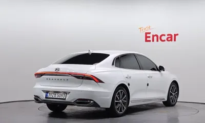 Hyundai Grandeur 2023, 38858 км, за 16895.27 USD - фото 2