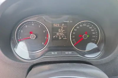 Volkswagen Polo 2018, 80500 км, за 6059 USD - фото 11