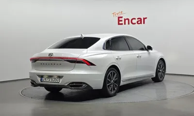Hyundai Grandeur 2022, 39639 км, за 18045.61 USD