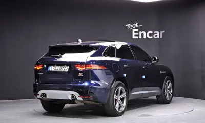 Jaguar F-Pace 2018, 65938 км, за 11694.72 USD