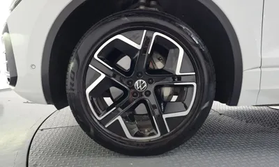 Volkswagen Touareg 2024, 29300 км, за 46513.18 USD