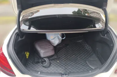 Mercedes-Benz C-Class 2019, 94300 км, за 18781 USD