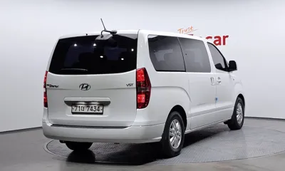 Hyundai Starex 2017, 106127 км, за 6947.01 USD