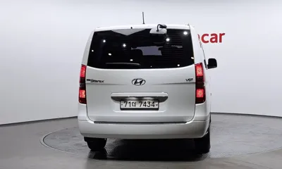 Hyundai Starex 2017, 106127 км, за 6947.01 USD