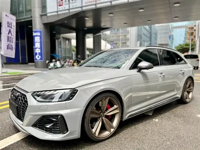 Audi RS 4 · 2022 год