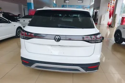 Volkswagen Tayron 2023, 86900 км, за 15751 USD