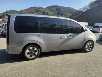 Hyundai Staria 2022, 146000 км, за 14667.99 USD - фото 8