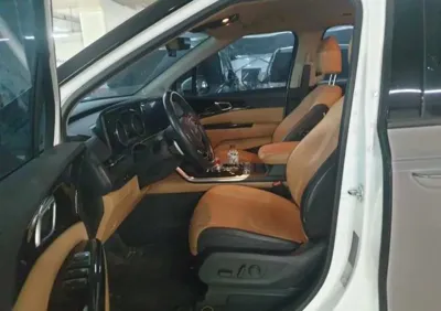 Kia Canival 2023, 89214 км, за 4134.43 USD