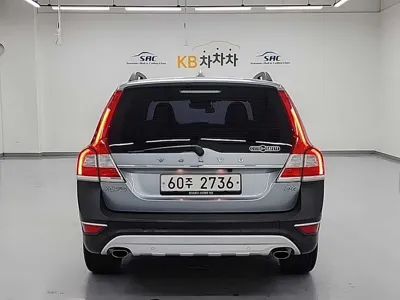 Volvo XC70 2015, 92717 км, за 10564.91 USD