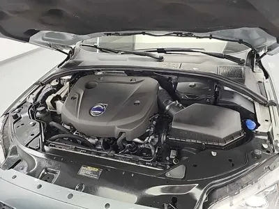 Volvo XC70 2015, 92717 км, за 10564.91 USD