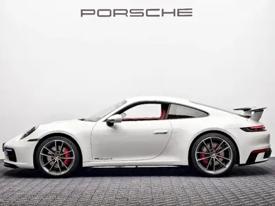 Porsche 911 2023, 3000 км, за 210714.45 USD