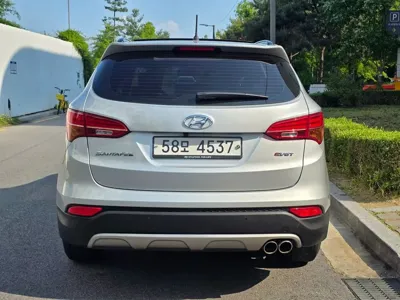 Hyundai Santafe 2015, 104814 км, за 6446.57 USD