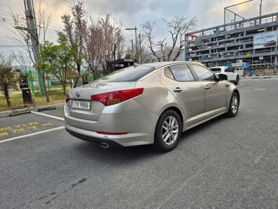 Kia K5 2011, 92786 км, за 2474.44 USD