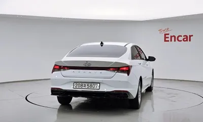 Hyundai Avante 2023, 72716 км, за 8664.83 USD