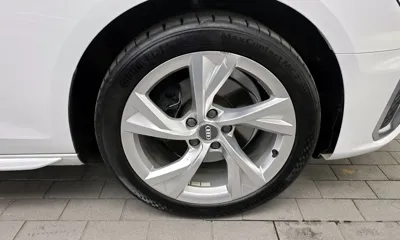 Audi A4 2020, 62337 км, за 15752.44 USD