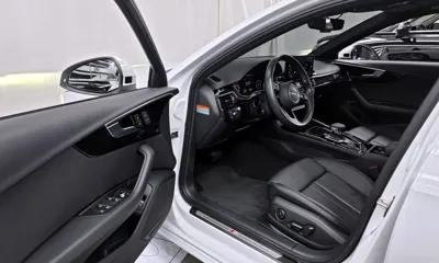 Audi A4 2020, 62337 км, за 15752.44 USD - фото 10