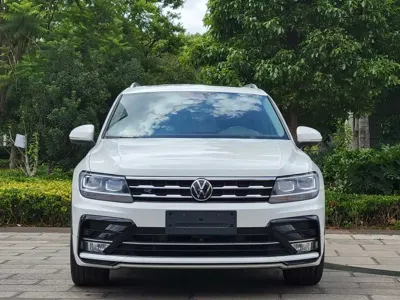 Volkswagen Tiguan L 2021, 82000 км, за 15710.57 USD