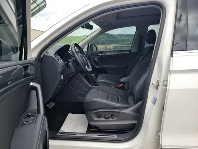 Volkswagen Tiguan L 2021, 82000 км, за 15710.57 USD