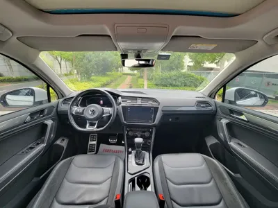 Volkswagen Tiguan L 2021, 82000 км, за 15710.57 USD