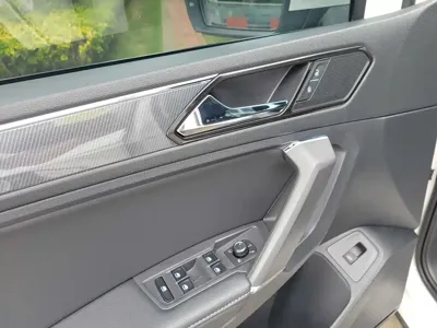 Volkswagen Tiguan L 2021, 82000 км, за 15710.57 USD - фото 21
