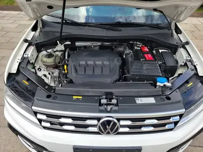 Volkswagen Tiguan L 2021, 82000 км, за 15710.57 USD - фото 22