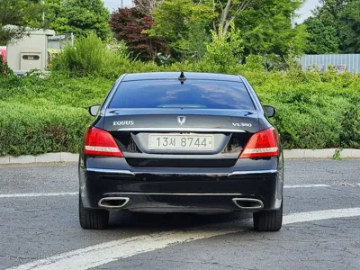 Hyundai Equus 2012, 158800 км, за 2395.96 USD