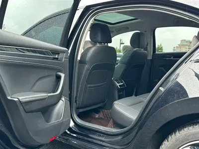 Skoda Superb 2023, 47000 км, за 21809.24 USD - фото 8
