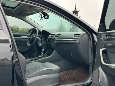 Skoda Superb 2023, 47000 км, за 21809.24 USD - фото 10