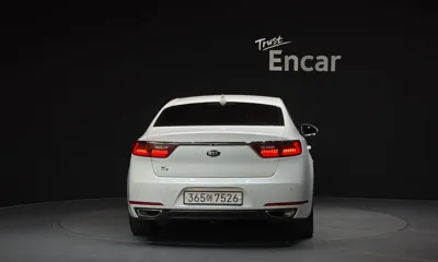 Kia K7 2018, 133362 км, за 6825.71 USD