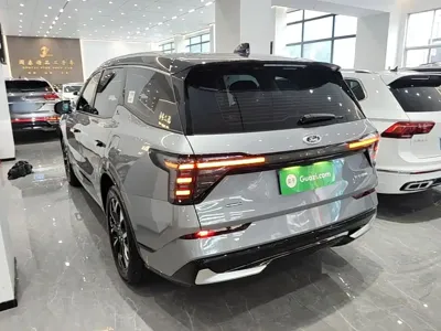 Ford Edge 2025, 4900 км, за 30553.24 USD