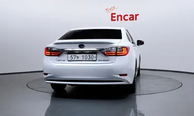 Lexus ES 2017, 66277 км, за 17060.52 USD