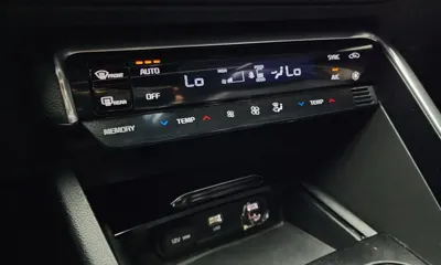 Kia K5 2020, 93221 км, за 9787.17 USD - фото 17