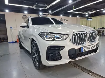 BMW X6 2023, 31000 км, за 56365.15 USD