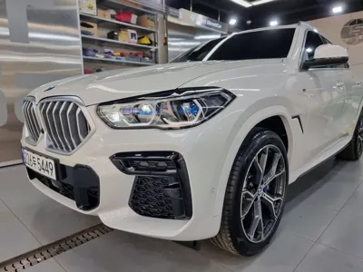 BMW X6 2023, 31000 км, за 56365.15 USD