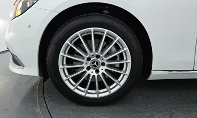 Mercedes-Benz E-Class 2023, 19450 км, за 30084.07 USD