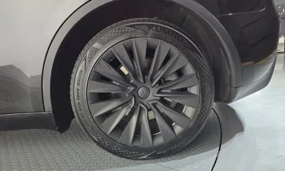 Tesla Model Y 2024, 56706 км, за 27153.73 USD - фото 22