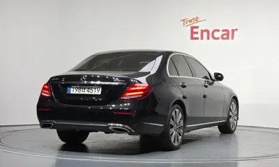 Mercedes-Benz E-Class 2018, 97127 км, за 16738.87 USD