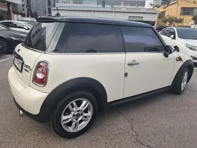 MINI Cooper 2012, 155588 км, за 2246.45 USD