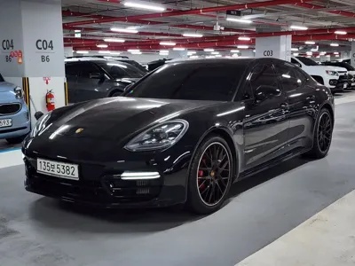 Porsche Panamera · 2020 год
