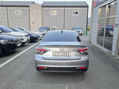 Hyundai Sonata 2017, 177000 км, за 4228.47 USD
