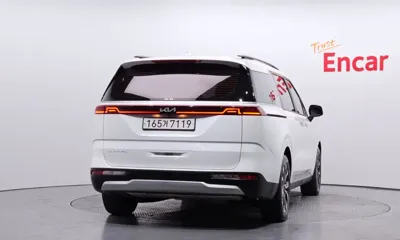 Kia Canival 2022, 89848 км, за 15157.44 USD