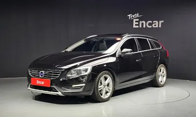 Volvo V60 · 2016 год