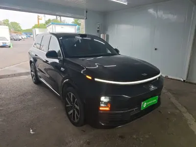 Li Auto Li L8 2023, 90900 км, за 29104.79 USD