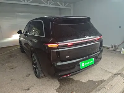 Li Auto Li L8 2023, 90900 км, за 29104.79 USD