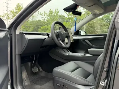 Tesla Model Y 2022, 165000 км, за 16873.55 USD