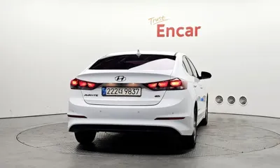 Hyundai Avante 2016, 157704 км, за 4558.97 USD