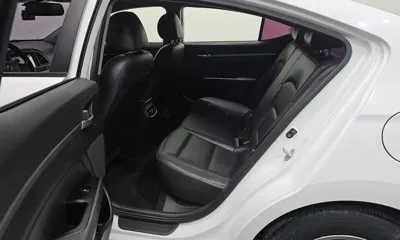 Hyundai Avante 2016, 157704 км, за 4558.97 USD - фото 11