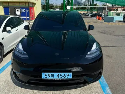 Tesla Model Y · 2022 год