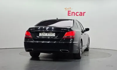 Hyundai Equus 2012, 190796 км, за 2214.98 USD
