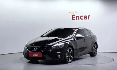Volvo V40 · 2015 год